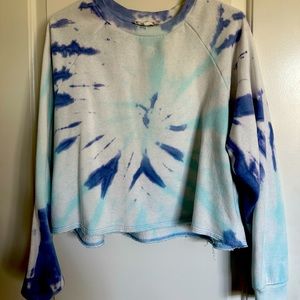 Tie-Dye Crop Top 💙🤍💚